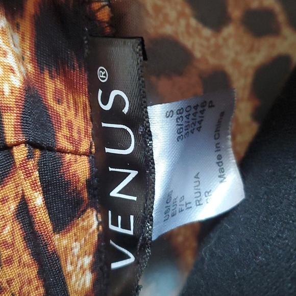 Venus - leopard 🐆 print faux shrug top. - Picture 4 of 4